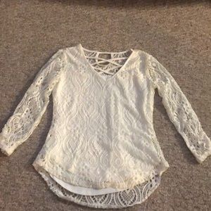 Laced quarter sleeve shirt